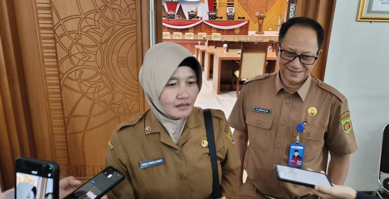 Kepala Inspektorat Kota Samarinda, Neneng Chamelia