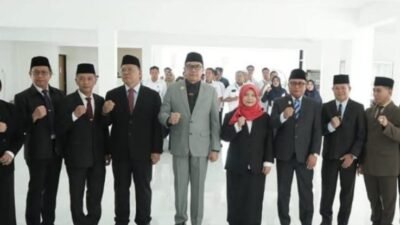 pelantikan Anggota Dewan Pengawas Perumdam Tirta Kencana, Rita Damayanti.