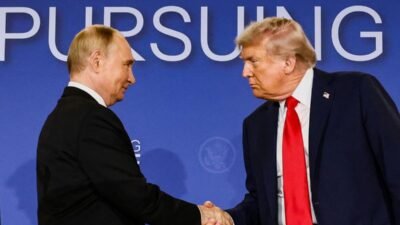 Presiden Rusia Vladimir Putin dan Presiden Amerika Serikat Donald Trump
