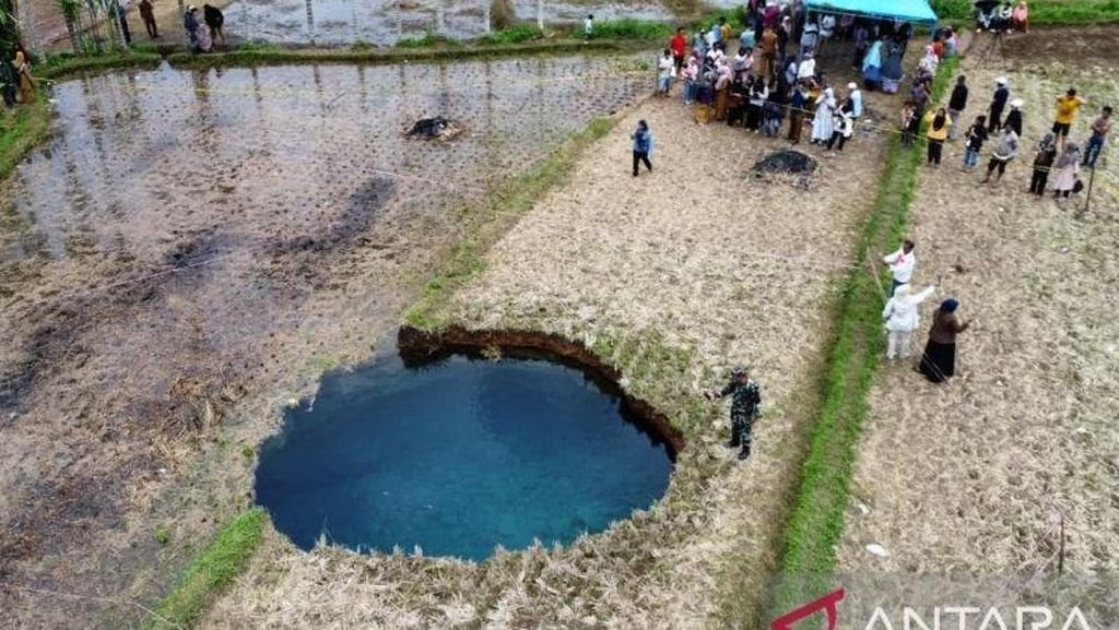 Pergerakan Tanah Sinkhole
