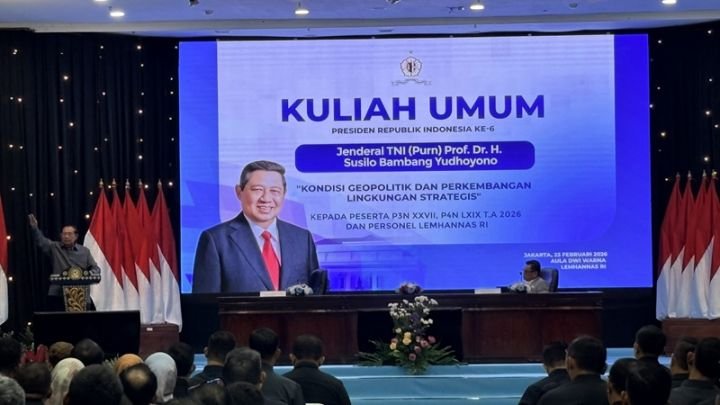 Presiden ke-6 Republik Indonesia, Susilo Bambang Yudhoyono (SBY), memberikan kuliah umum di Lembaga Ketahanan Nasional (Lemhannas) RI