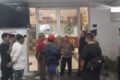 Relawan saat mendatangi RS IA Moeis Samarinda