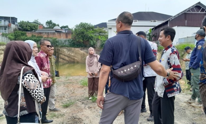 Tim Wali Kota Akselerasi Pembangunan Kota Samarinda (TWAP) sidak galian tanah di Jalan M. Yamin