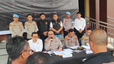 Konferensi pers kasus pencurian baterai pada tower telekomunikasi di Kecamatan Sungai Kunjang