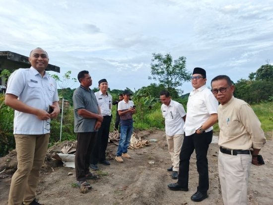 Wali Kota Samarinda, Andi Harun saat sidak lahan Pemkot di Perumahan Korpri, Jalan APT Pranoto