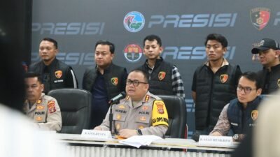 Kapolresta Samarinda, Kombes Pol Hendri Umar saat merilis kasus mutilasi dengan mengamankan dua pelaku. (IST)