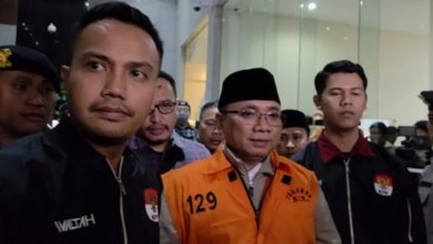 Komisi Pemberantasan Korupsi (KPK) akhirnya menahan mantan Menteri Agama, Yaqut Cholil Qoumas