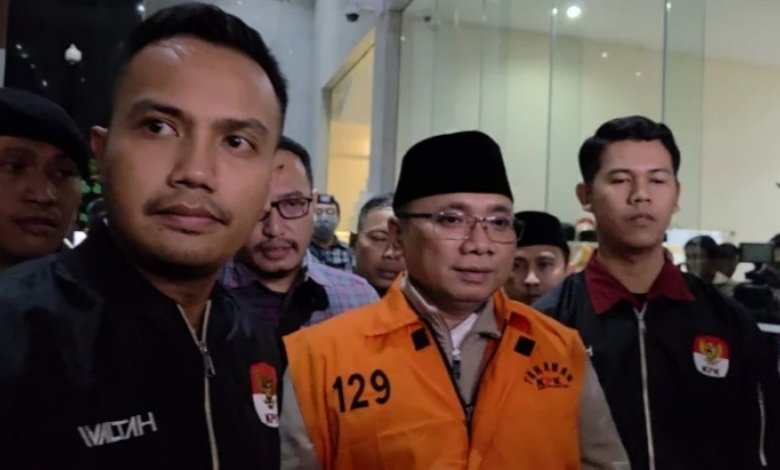 Komisi Pemberantasan Korupsi (KPK) akhirnya menahan mantan Menteri Agama, Yaqut Cholil Qoumas