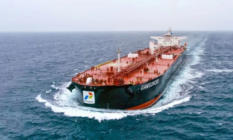 Dua kapal tanker milik PT Pertamina International Shipping masih terjebak di Selat Hormuz