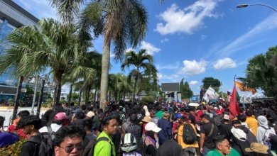 Suasana aksi ribuan massa di depan kantor Gubernur Kaltim.