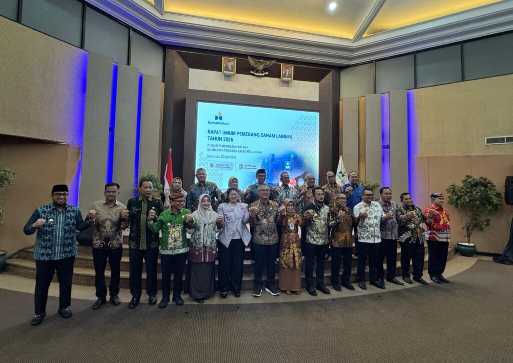 Foto bersama usai Rapat Umum Pemegang Saham Luar Biasa (RUPS-LB) PT BPD Kaltim Kaltara (Bankaltimtara) pada Kamis, 23 April 2026.