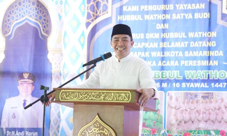 Wali Kota Samarinda, Andi Harun meresmikan Masjid Hubbul Wathon
