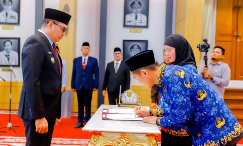 Wali Kota Samarinda, Andi Harun melakukan Pengambilan Sumpah Janji PNS Tahun 2026