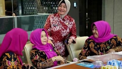 Sekretaris Daerah (Sekda) Kota Samarinda, Neneng Chamelia Shanti, saat menerima audiensi Dewan Pimpinan Cabang (DPC) PP-PAUD Kota Samarinda.