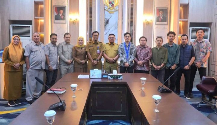 Wakil Wali Kota Samarinda, Saefuddin Zuhri, menerima audiensi pengurus dan aktivis Gerakan Mahasiswa Kristen Indonesia (GMKI) Samarinda