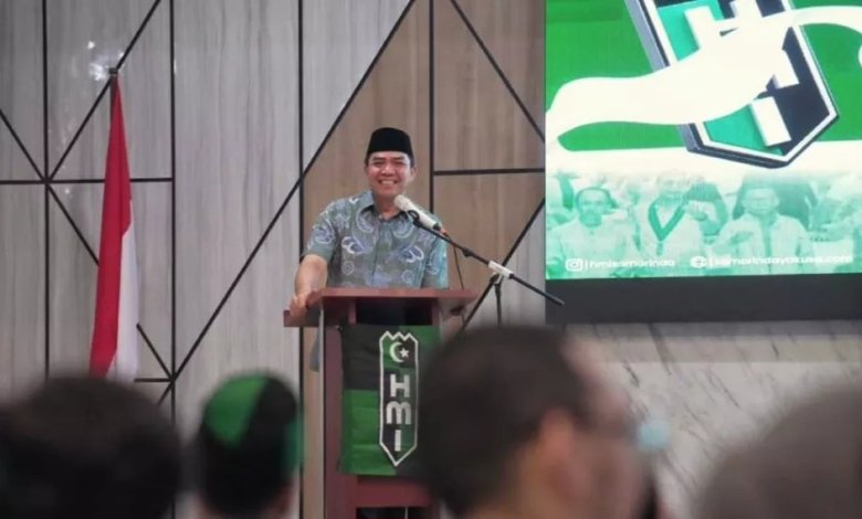 Wali Kota Samarinda, Andi Harun menghadiri sekaligus memberikan sambutan pada Pelantikan Korps Himpunan Mahasiswa Islam (HMI) dan Korps HMI-Wati (KOHATI) Cabang Samarinda