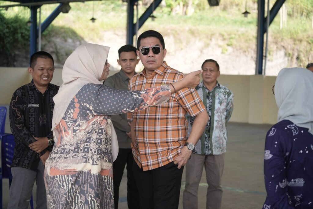 Wali Kota Samarinda, Andi Harun turun meninjau Tempat Pelelangan Ikan (TPI) Harapan Baru di Kecamatan Loa Janan Ilir pada Kamis (30/7/2026).