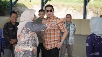 Wali Kota Samarinda, Andi Harun turun meninjau Tempat Pelelangan Ikan (TPI) Harapan Baru di Kecamatan Loa Janan Ilir pada Kamis (30/7/2026).
