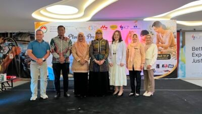 Wakil Ketua Tim Penggerak PKK (TP PKK) Kota Samarinda, E.L. Nova Saefuddin Zuhri membuka Golden Growth Summit 2026 di Samarinda