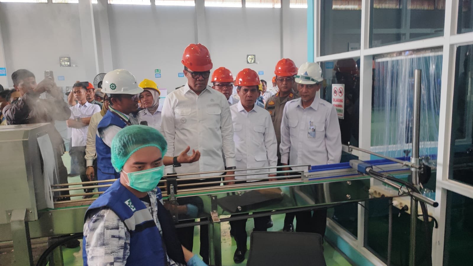 Wali Kota Samarinda Andi Harun resmi meluncurkan produk Air Minum Dalam Kemasan (AMDK) dengan merek SAMAQUA