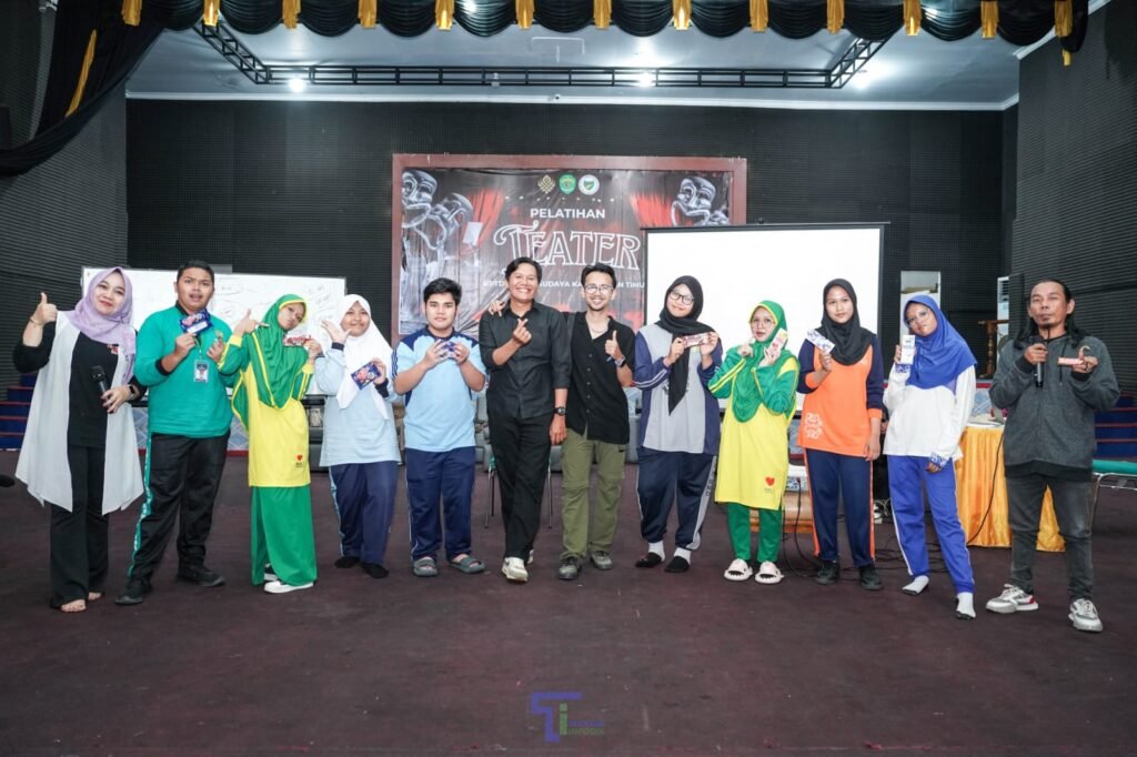 Pelatihan Teater bagi Pelajar yang diselenggarakan UPTD Taman Budaya Provinsi Kalimantan Timur.
