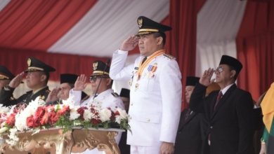 Wali Kota Samarinda Andi Harun bertindak sebagai inspektur Upacara Detik-Detik Proklamasi Kemerdekaan Republik Indonesia dalam rangka memperingati HUT ke-81 Kemerdekaan RI