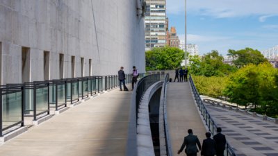 ancaman AI berbahaya - Sidang khusus PBB yang membahas regulasi global dan ancaman AI berbahaya di New York.