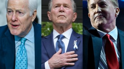 George W Bush - Mantan Presiden AS George W Bush saat menghadiri acara politik di Dallas.