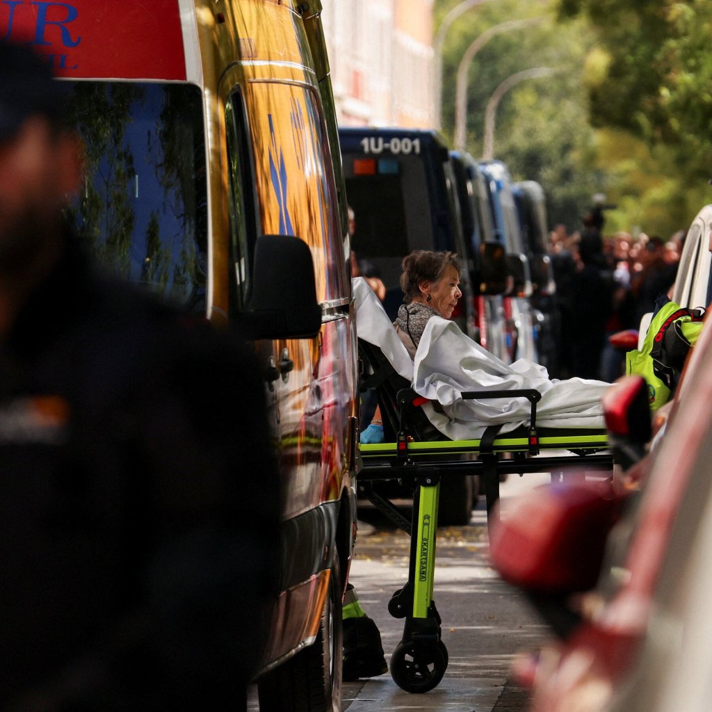 krisis perumahan Spanyol - María del Carmen Abascal, wanita lansia korban krisis perumahan Spanyol, saat memberikan pesan dari rumah sakit.