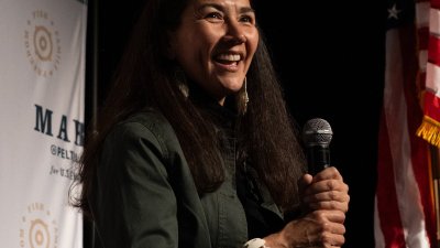 Mary Peltola - Mary Peltola, kandidat Senat asal Alaska yang dikenal dengan pendekatan politik pragmatisnya.