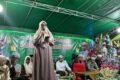EL Nova Saefuddin Zuhri, istri Wakil Wali Kota Samarinda Saefuddin Zuhri, saat menghadiri peringatan Maulid Nabi Muhammad SAW di Masjid Al Ikhlas