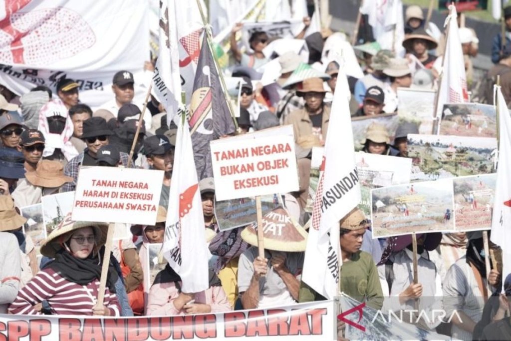 Undang Undang Reforma Agraria - Ilustrasi petani dan pembahasan Undang Undang Reforma Agraria di tingkat legislatif nasional.