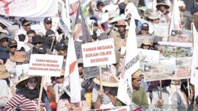 Undang Undang Reforma Agraria - Ilustrasi petani dan pembahasan Undang Undang Reforma Agraria di tingkat legislatif nasional.