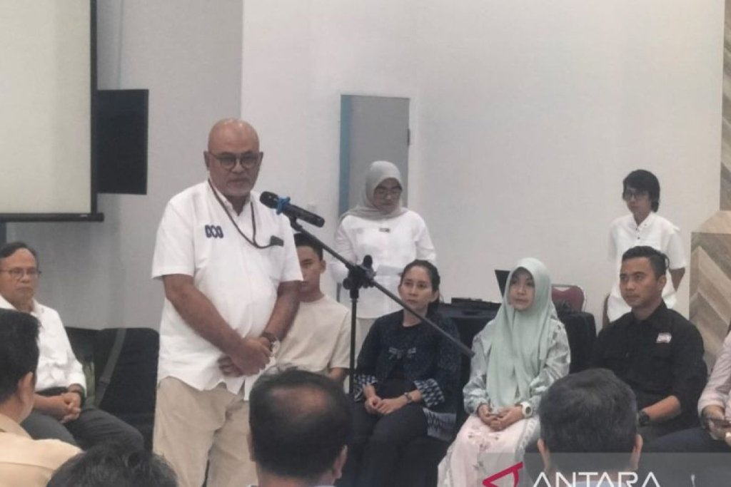 jurnalis hilang di Krakatau - Tim SAR gabungan saat melakukan pencarian di perairan sekitar Gunung Anak Krakatau, Selat Sunda.