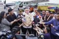 modifikasi cuaca - Anggota DPRD DKI Jakarta Hardiyanto Kenneth saat memantau operasi modifikasi cuaca di Pondok Cabe, Tangerang Selatan.