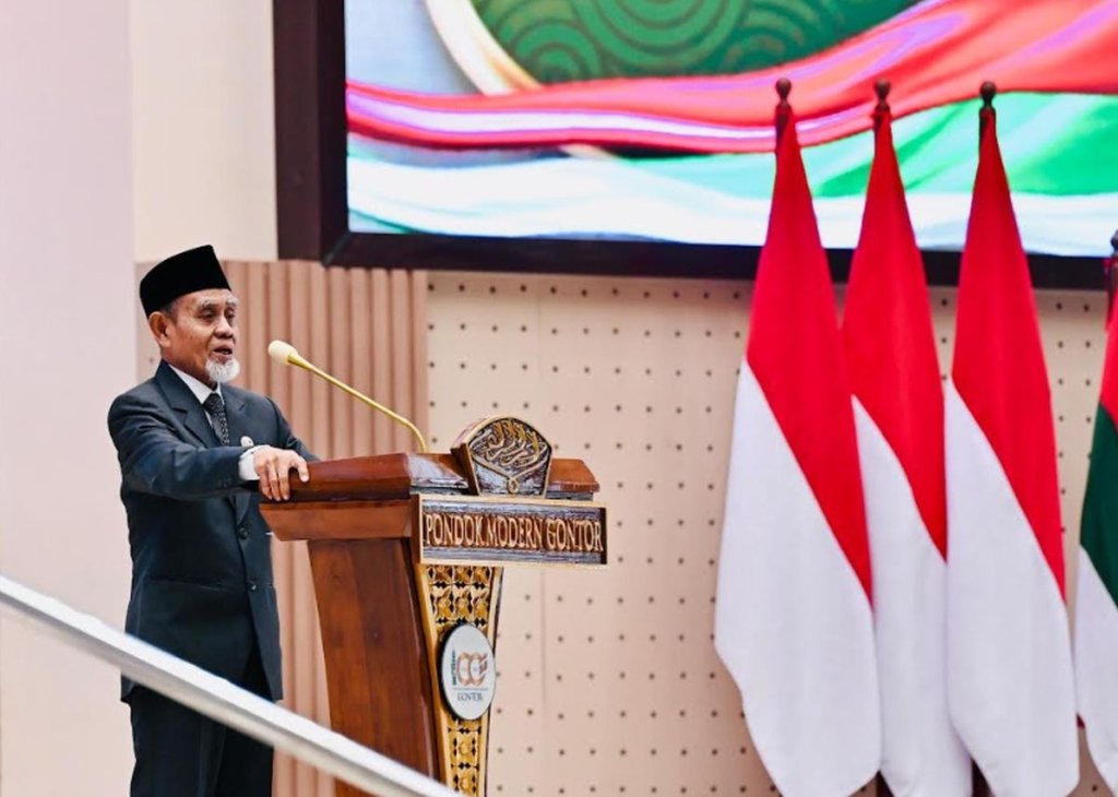 pimpinan gontor persilakan santri protes - Suasana aktivitas santri di Pondok Modern Darussalam Gontor yang menjunjung tinggi nilai kesederhanaan dan keteladanan.