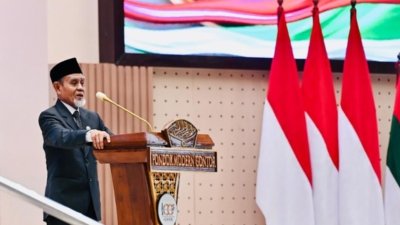 pimpinan gontor persilakan santri protes - Suasana aktivitas santri di Pondok Modern Darussalam Gontor yang menjunjung tinggi nilai kesederhanaan dan keteladanan.