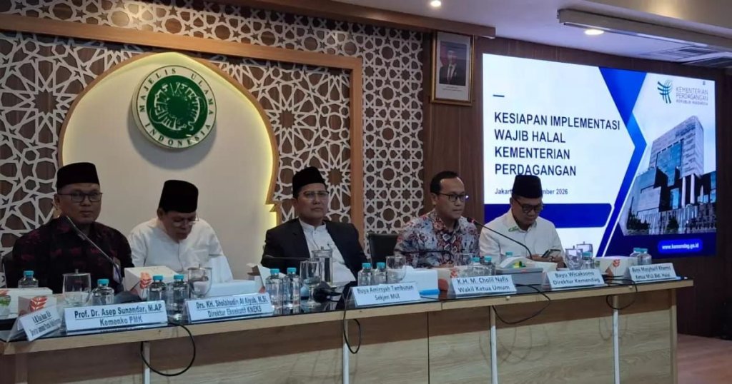 wajib halal Oktober 2026 - Ilustrasi produk bersertifikat halal di pusat perbelanjaan. (Dok. DIKSI)