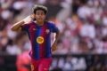 Lamine Yamal - Lamine Yamal saat memperkuat Barcelona dalam pertandingan Liga Champions.