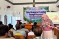 literasi keuangan ojk - Petugas OJK saat memberikan sosialisasi mengenai pentingnya literasi keuangan ojk kepada warga dan nelayan di Banggai Kepulauan.