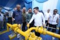 percepatan jargas - Ilustrasi pekerja sedang melakukan pemasangan infrastruktur jaringan gas bumi untuk rumah tangga.