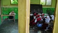 gonta-ganti kurikulum - Suasana pertemuan Forum Intelektual Antardisiplin di Gedung Indonesia Menggugat, Bandung, yang membahas kebijakan pendidikan nasional.