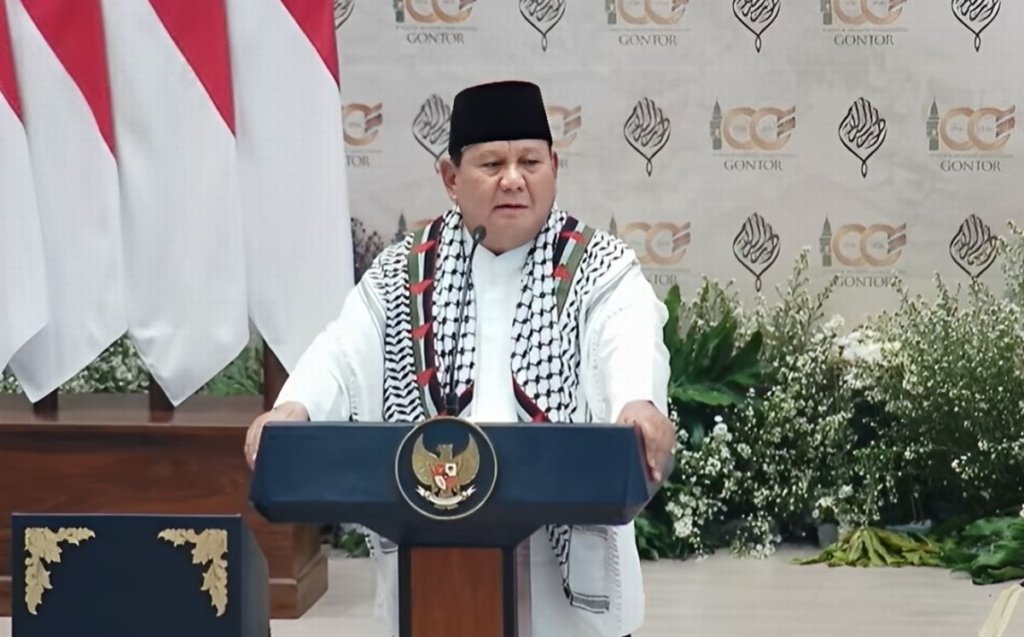Panca Jiwa Gontor - Presiden Prabowo Subianto saat memberikan apresiasi terhadap peran strategis Pondok Modern Darussalam Gontor dalam pembangunan karakter bangsa.