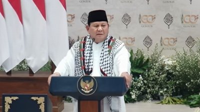 Panca Jiwa Gontor - Presiden Prabowo Subianto saat memberikan apresiasi terhadap peran strategis Pondok Modern Darussalam Gontor dalam pembangunan karakter bangsa.