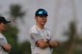 dukungan Persija ke STY - Pelatih Timnas Indonesia, Shin Tae-yong, saat memimpin sesi latihan resmi di lapangan.