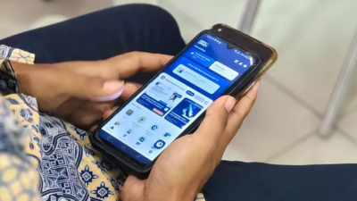 UMKM Sumatera - Ilustrasi pelaku UMKM Sumatera yang mendapatkan pendampingan digital dari pemerintah untuk pemulihan pascabencana.