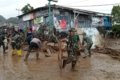 banjir bandang solok - Tim gabungan melakukan evakuasi dan penanganan darurat pasca banjir bandang solok yang merusak ratusan rumah warga.