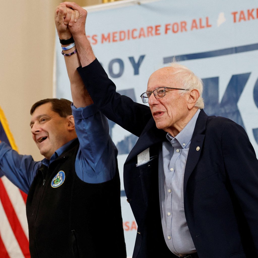 Kursi Senat Maine - Senator Bernie Sanders saat menghadiri agenda kampanye politik di Amerika Serikat.