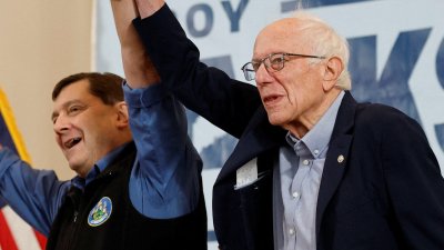 Kursi Senat Maine - Senator Bernie Sanders saat menghadiri agenda kampanye politik di Amerika Serikat.