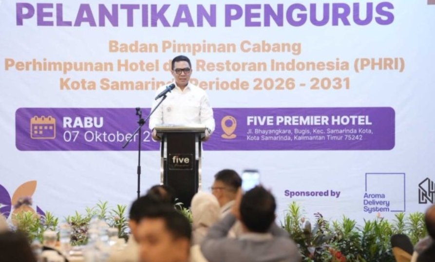 Wali Kota Samarinda, Andi Harun menghadiri Pelantikan Badan Pengurus Cabang Perhimpunan Hotel dan Restoran Indonesia (BPC PHRI) Kota Samarinda periode 2026-2031.